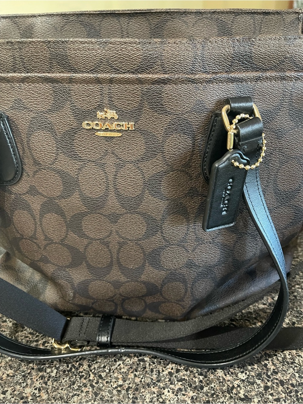 🖤 Coach Signature Diaper Bag – Fashion Meets Function 🖤